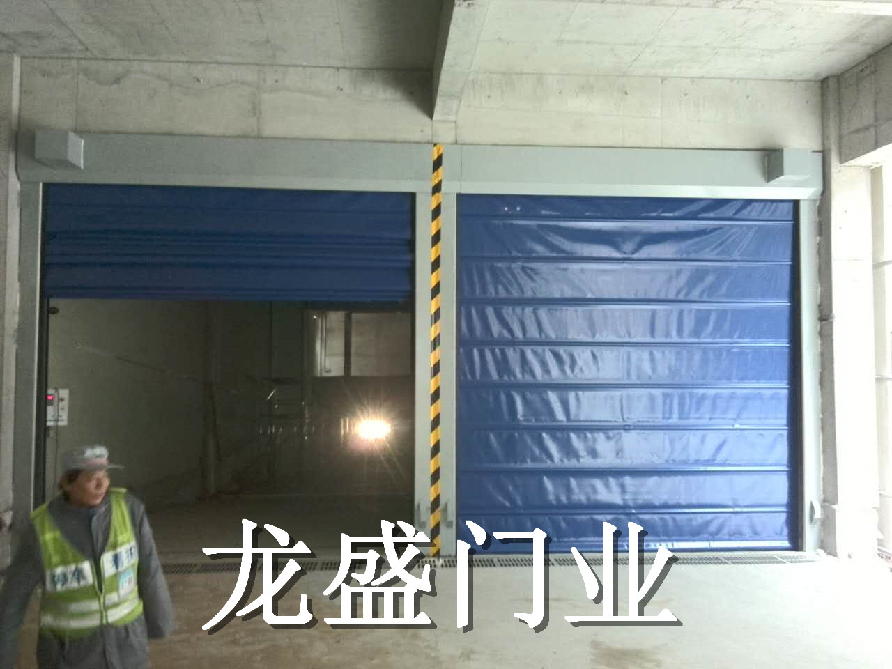 包頭地下車庫堆積門